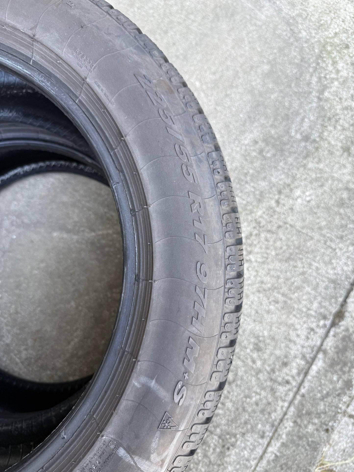 225/55/17 - Invernali - Pirelli - DOT 2020 - Usato