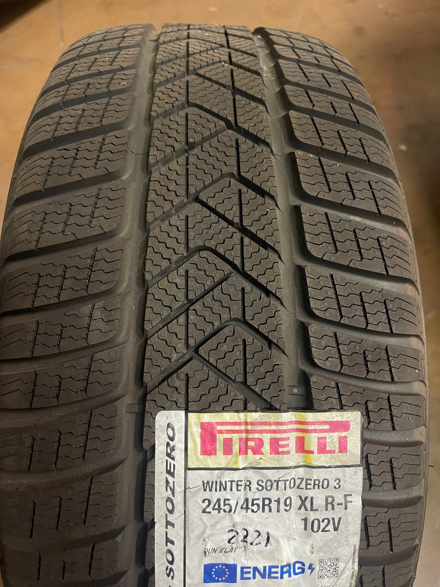 245/45/19 - Invernali - Pirelli - DOT 2021 - Nuovo