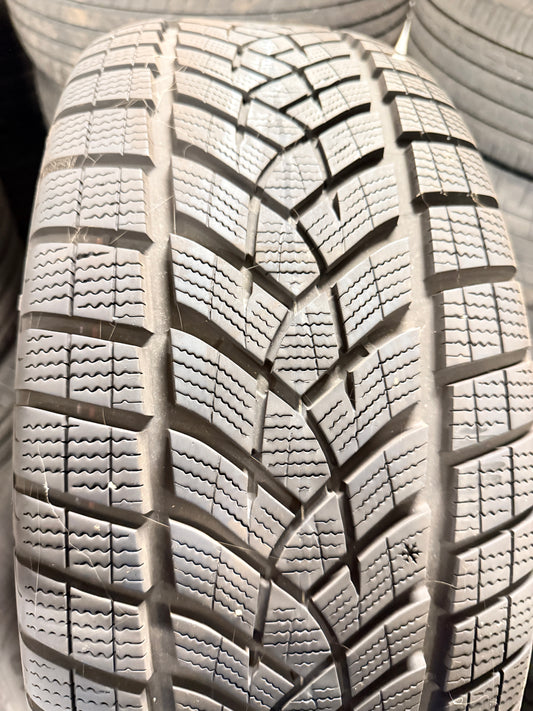 245/50/19 - Invernali - Goodyear - DOT 2023 - Usato
