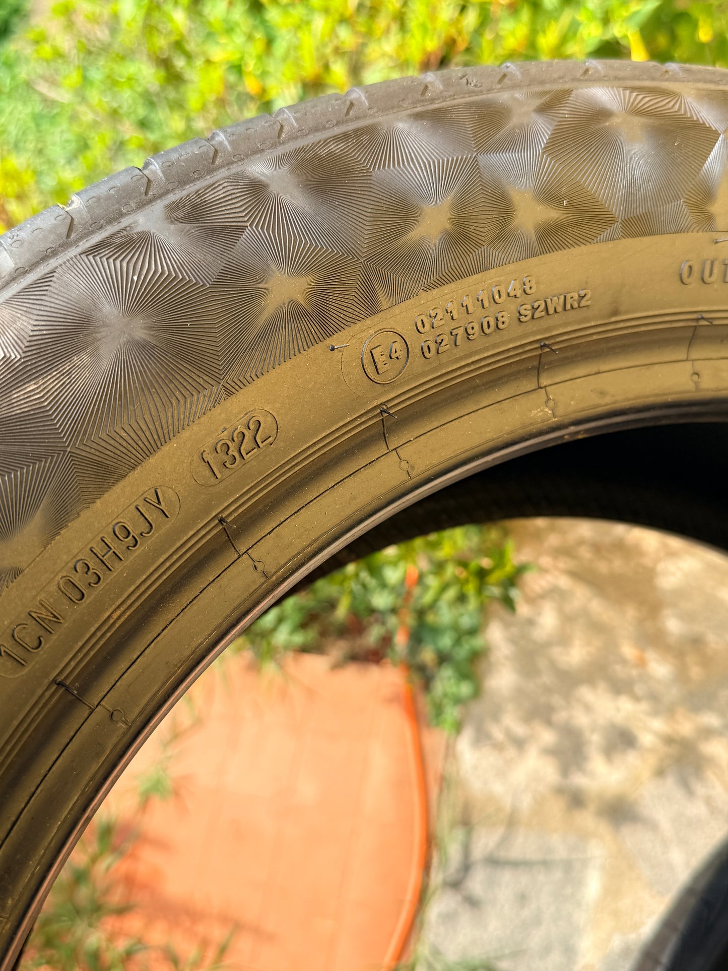 215/55/18 - Estive - Continental - DOT 2022 - Usato