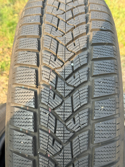 215/65/17 - Invernali - Dunlop - DOT 2022 - Usato