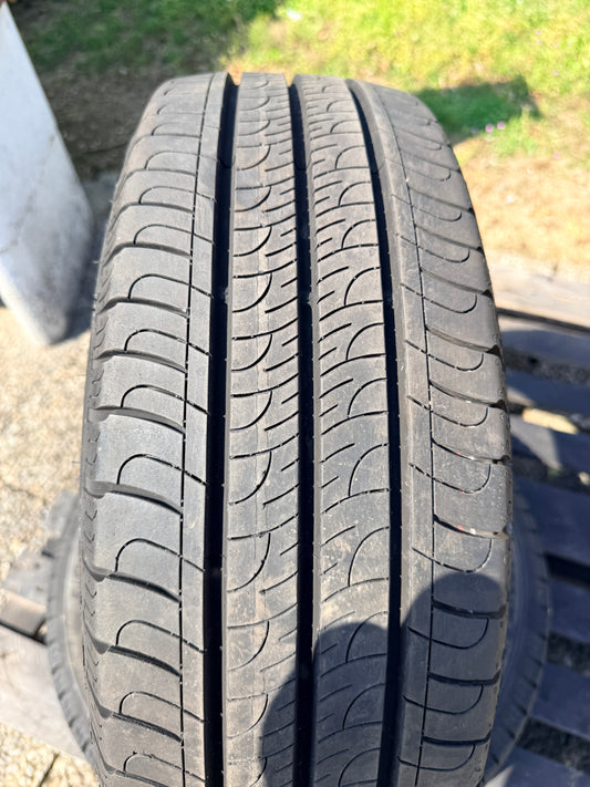 195/60/16C-Estive-Goodyear-DOT 2021-Usato