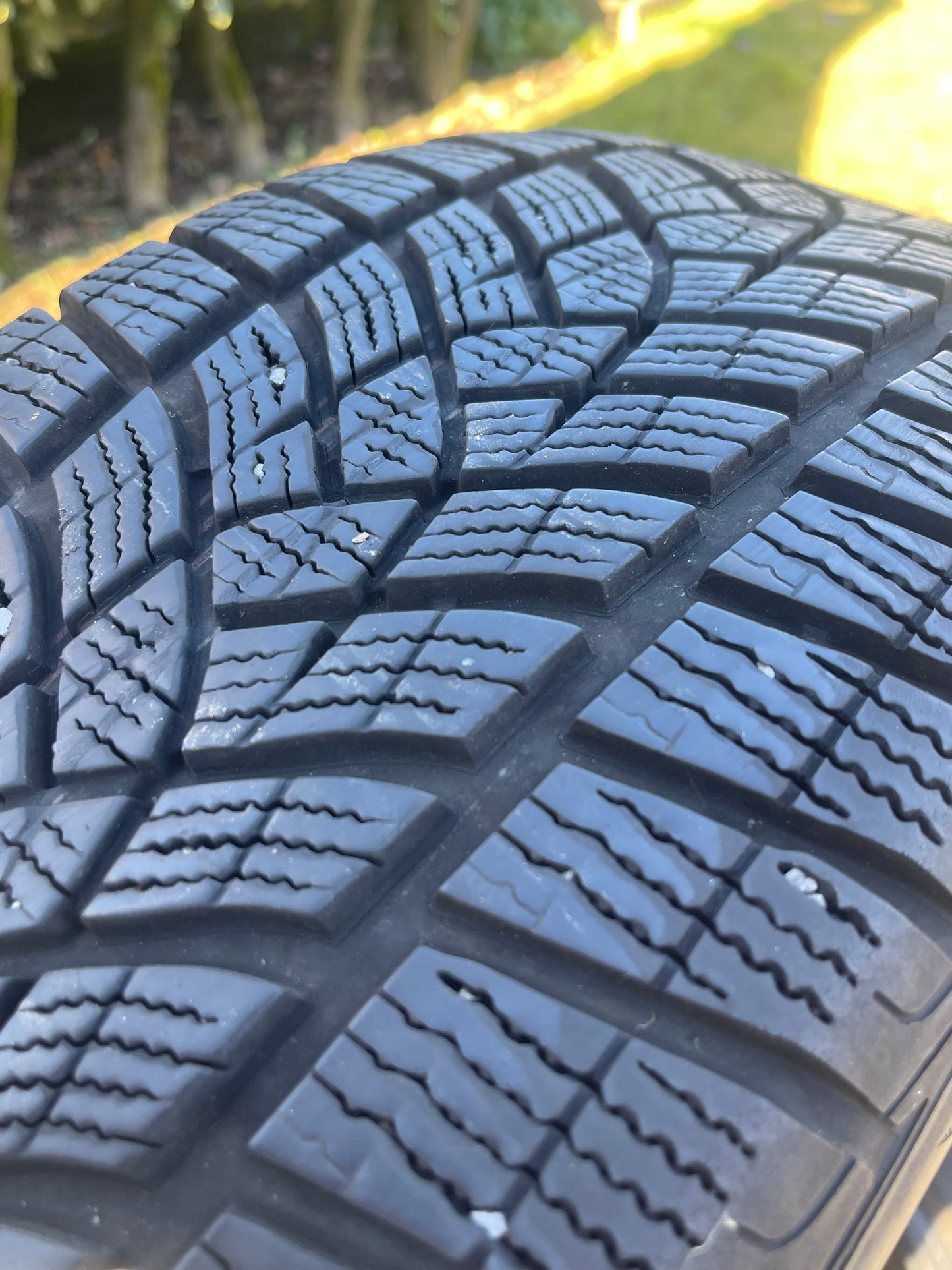 225/55/18 - Invernali - Goodyear - DOT 2021 - Usato