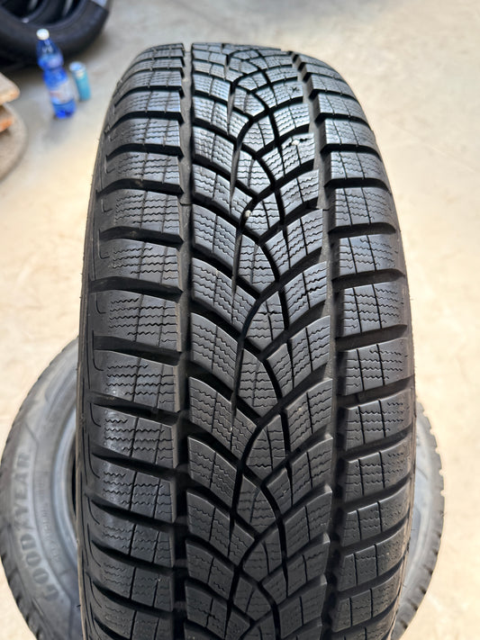 195/60/18-Invernali-Goodyear-DOT 2022-Usato