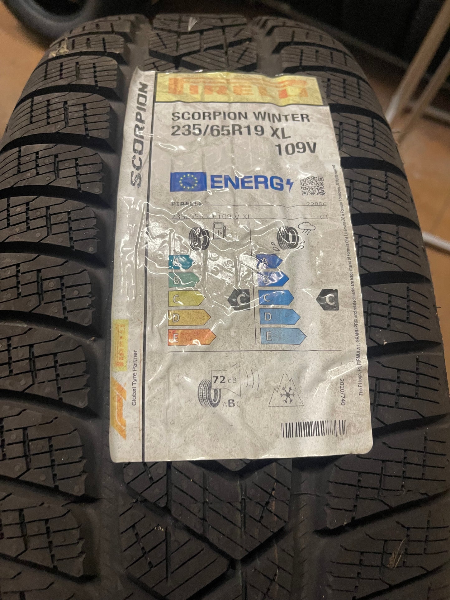 235/65/19 - Invernali - Pirelli - DOT 2022 - Nuovo