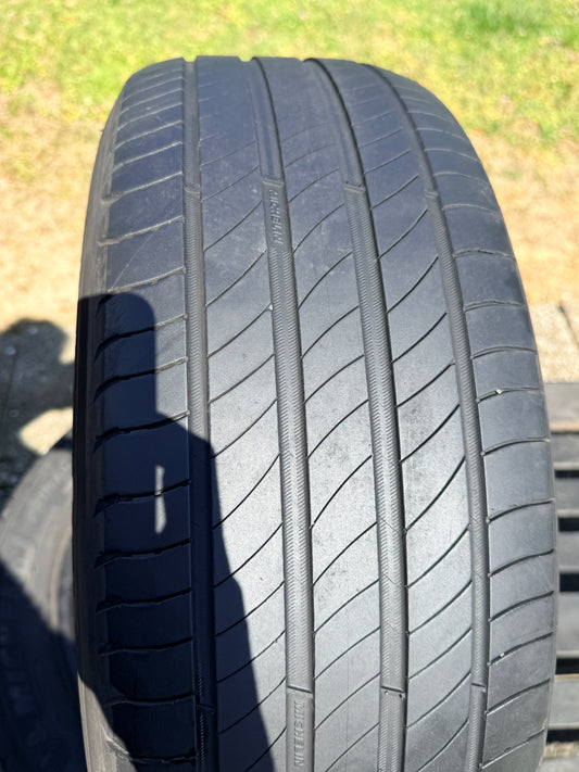215/55/17 - Estive - Michelin - DOT 2020 - Usato