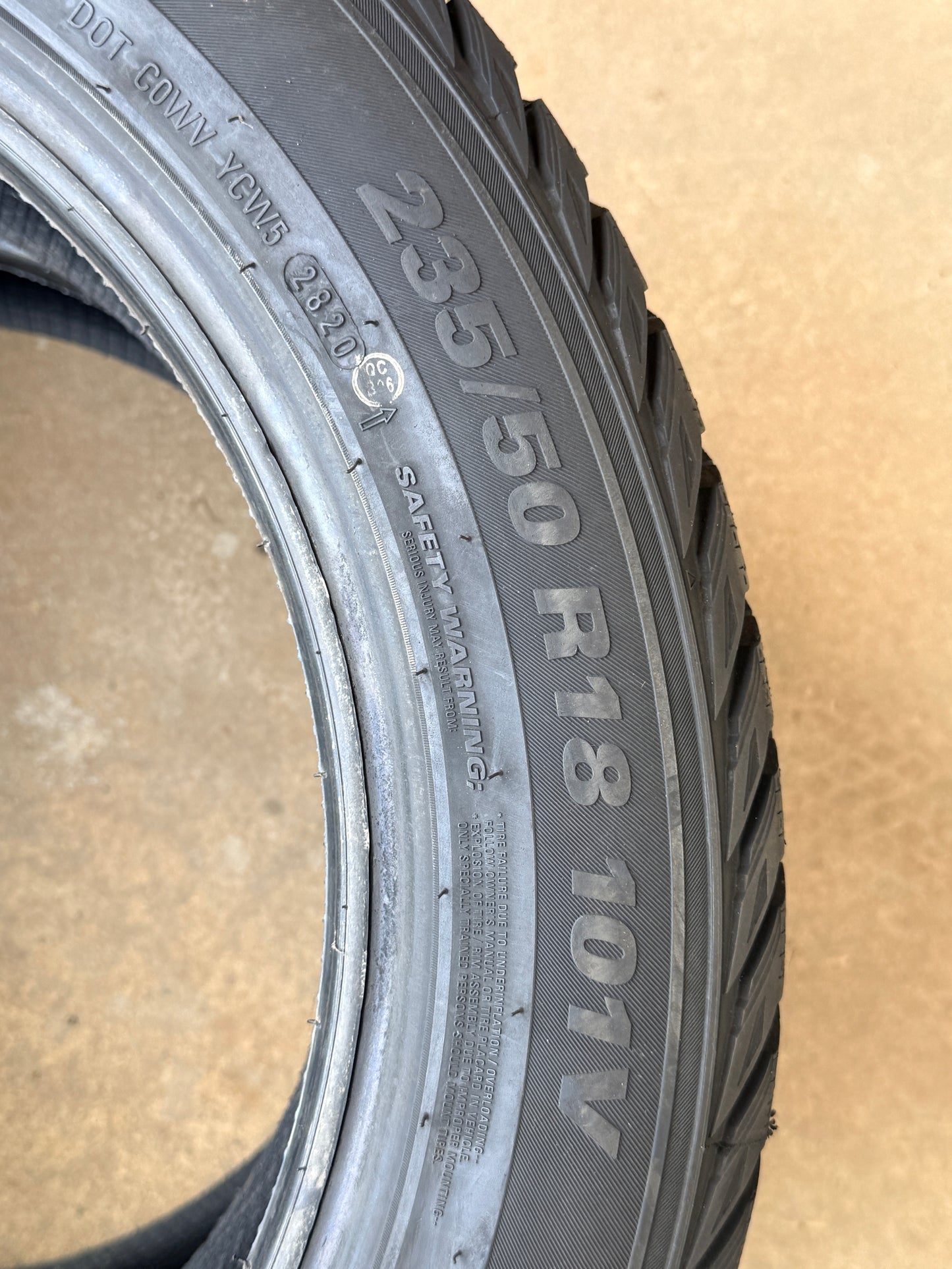 235/50/18 - Invernali - Kumho - DOT 2020 - Nuovo - Demo