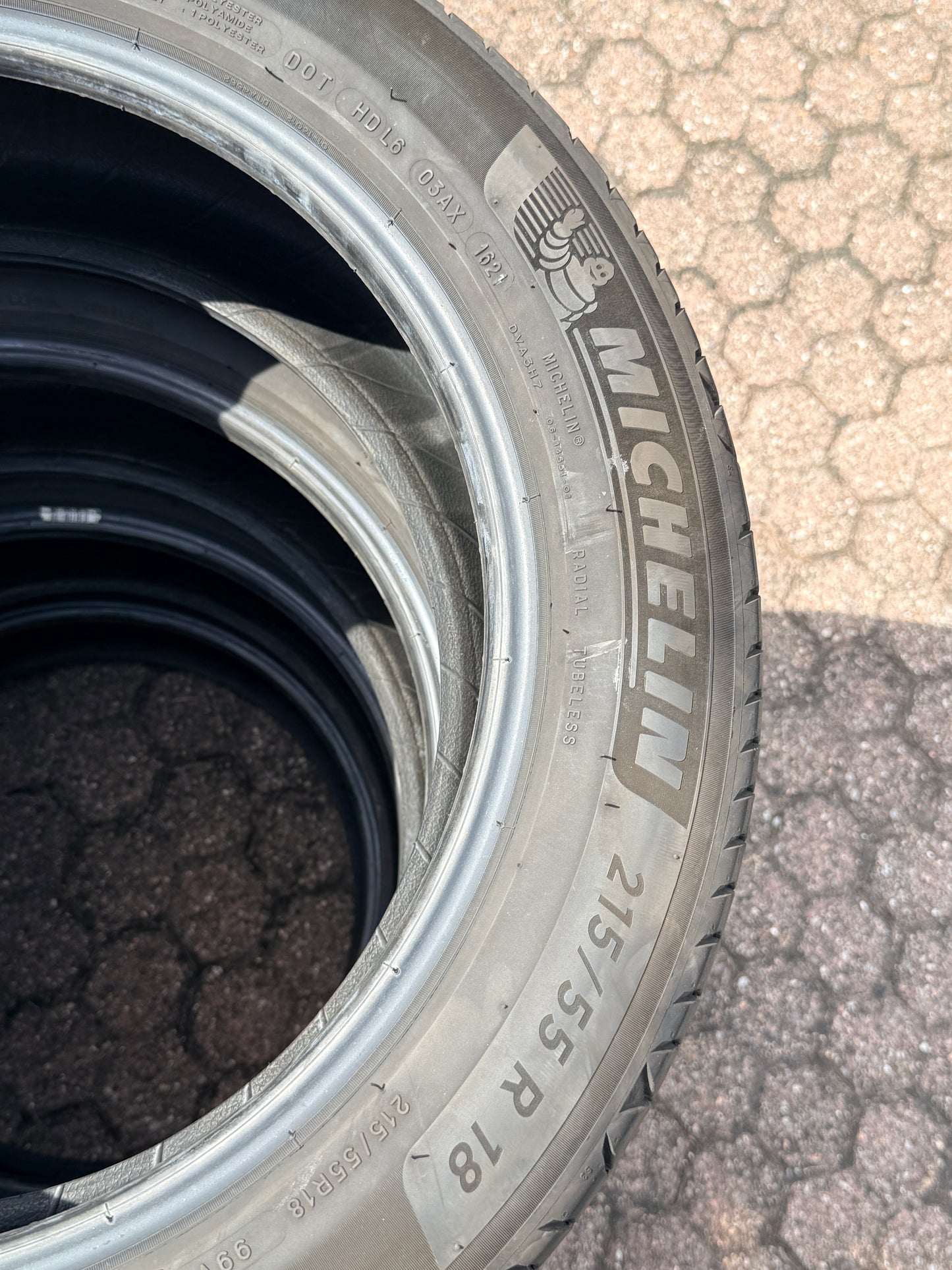 215/55/18 - Estive - Michelin - DOT 2021 - Usato