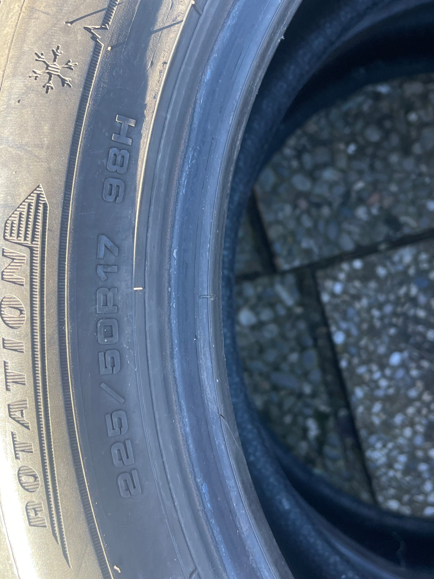225/50/17 - Invernali - Dunlop - DOT 2017 - Usato