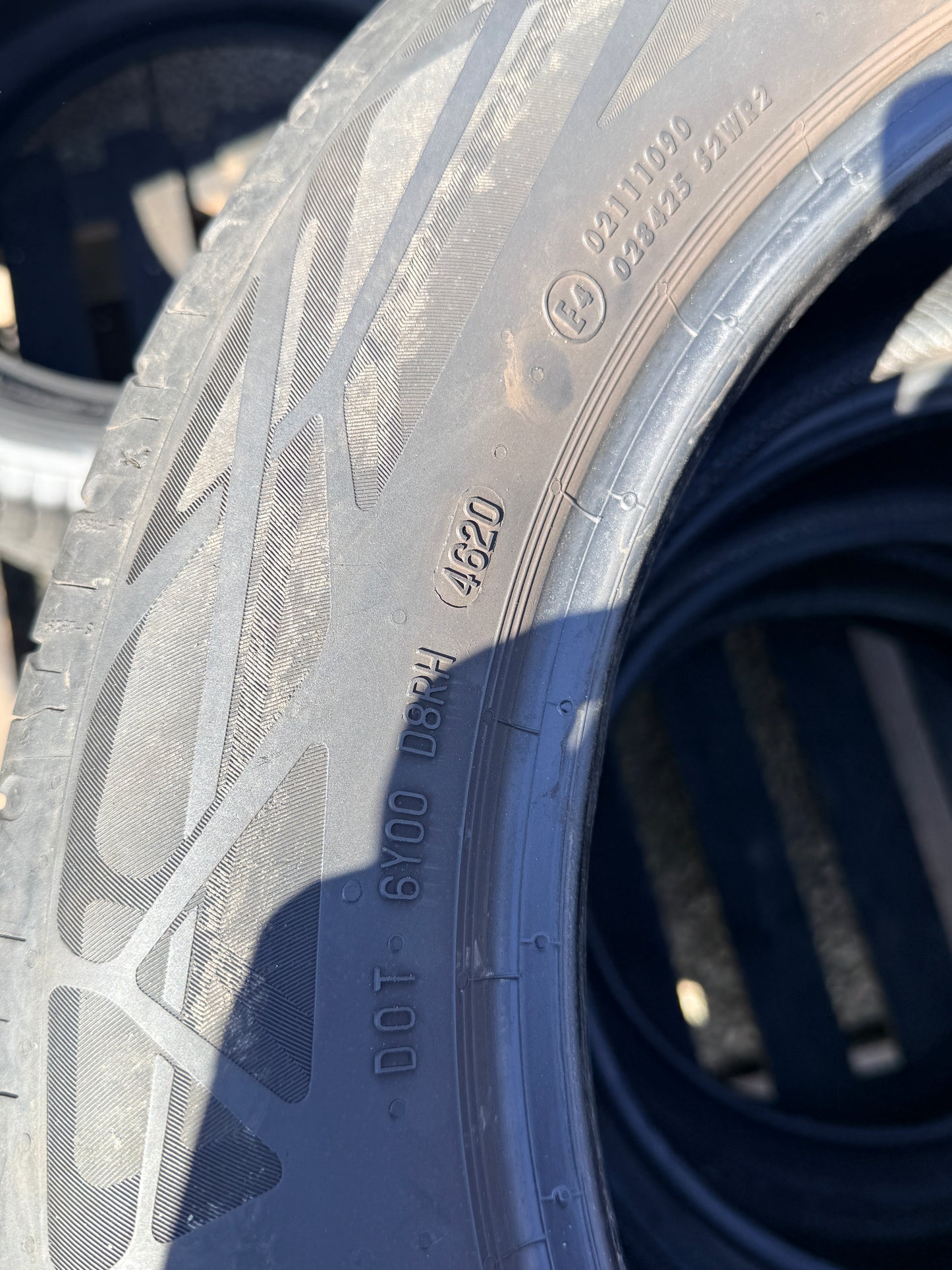 225/55/17 - estive - Continental - DOT 2020 - Usato