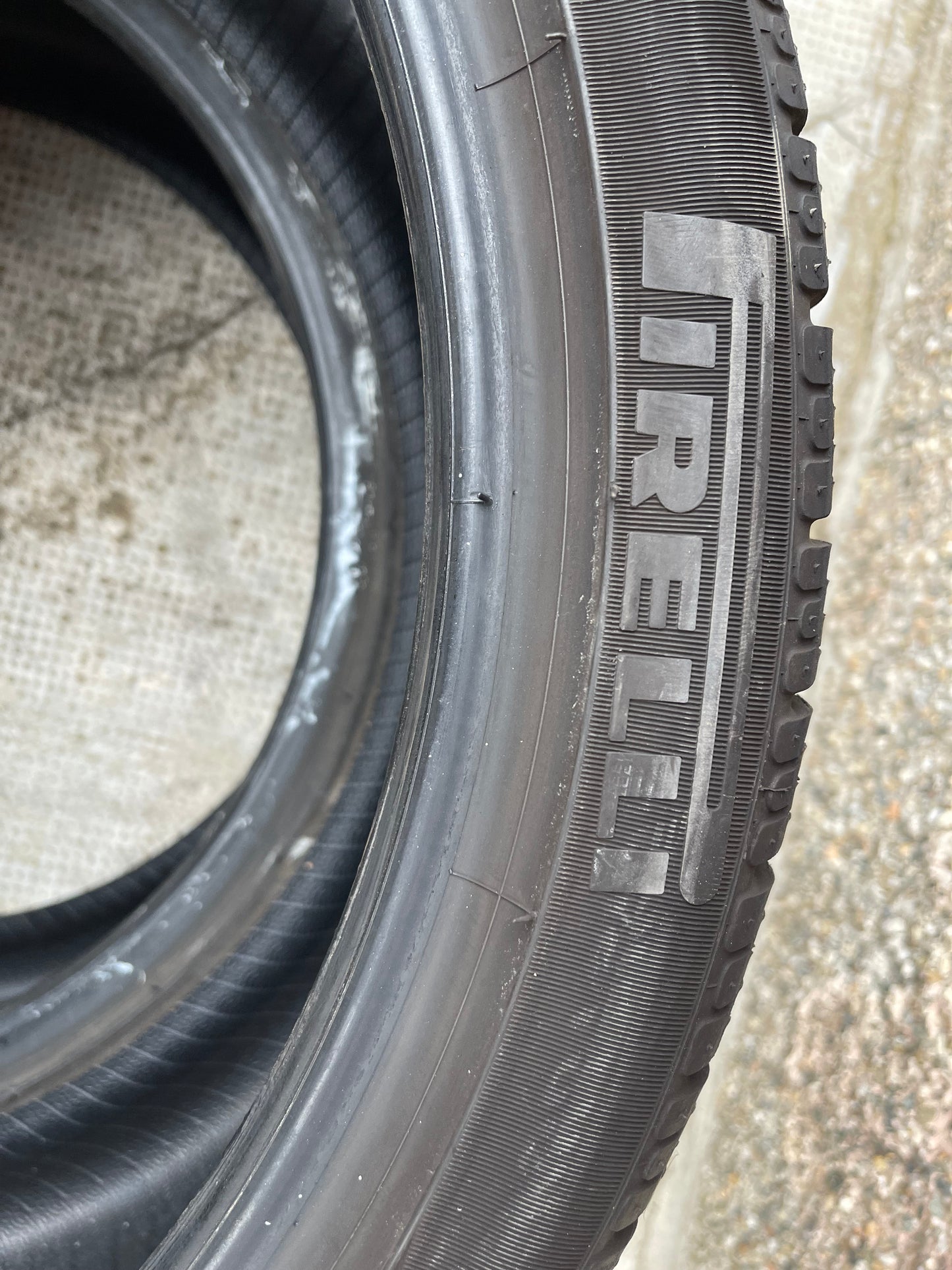 245/35/19 - Invernali - Pirelli - DOT 2022 - Usato