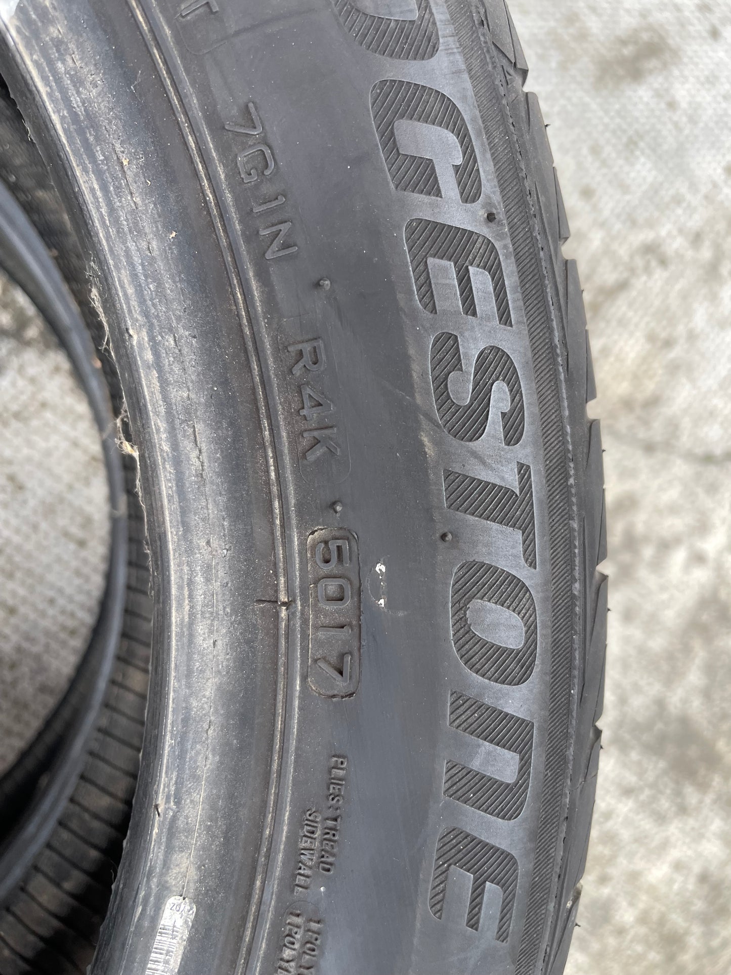 225/50/18 - Estive - Bridgestone - DOT 2017 - Usato