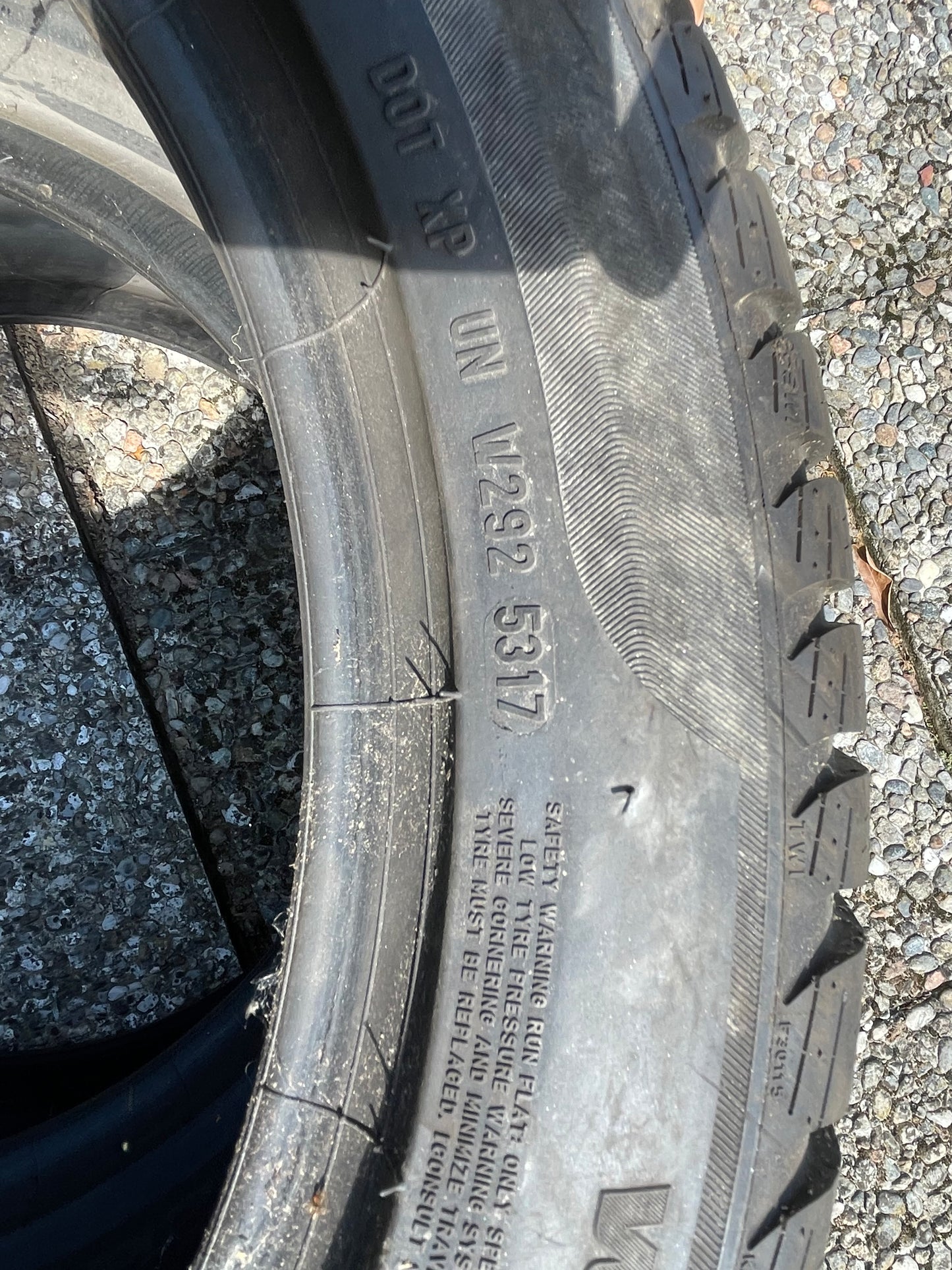 275/40/18 - Invernali - Pirelli RFT - DOT 2017 - Usato