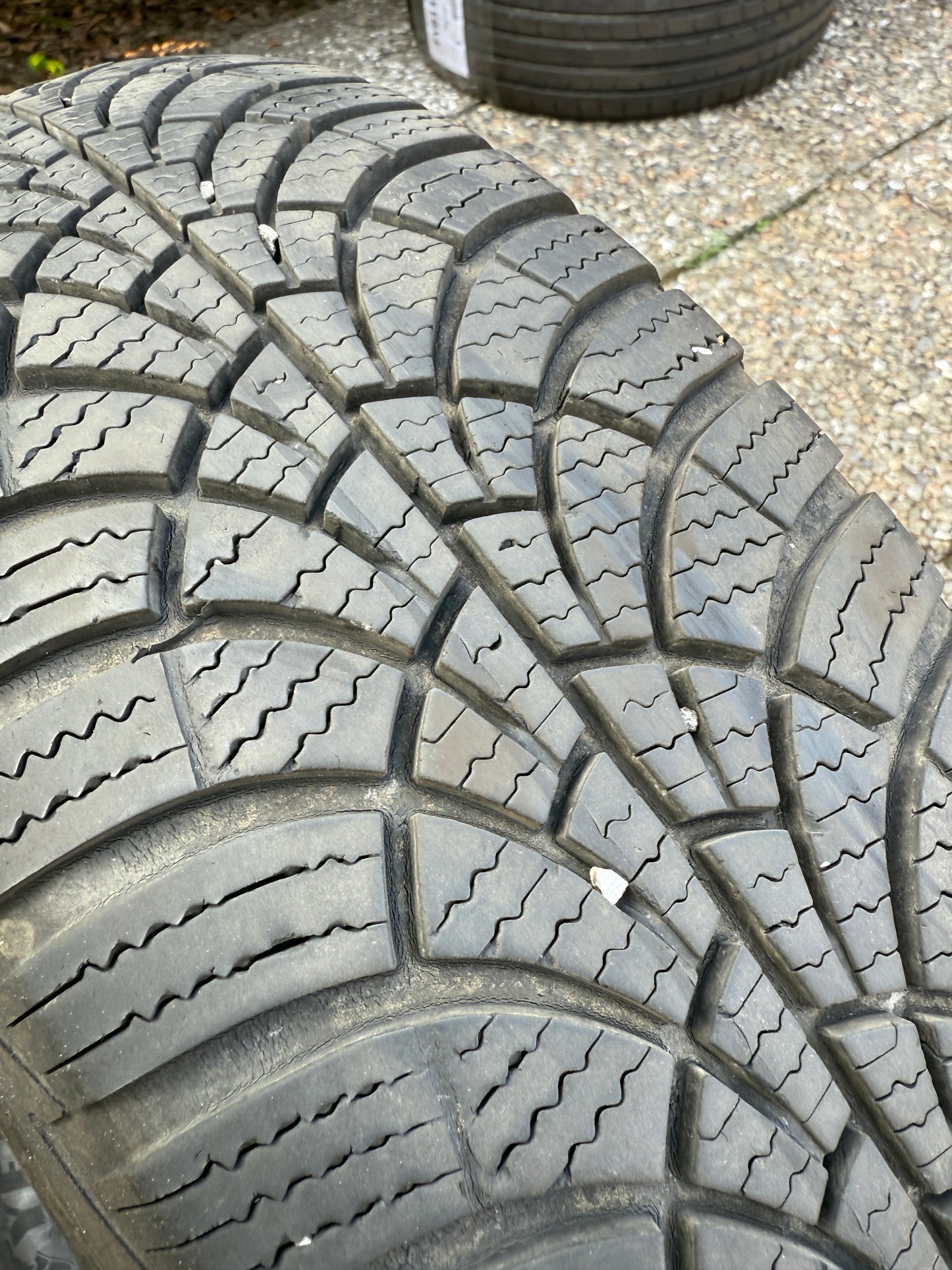 185/65/15 - Invernali - Goodyear - DOT 2021 - Usato
