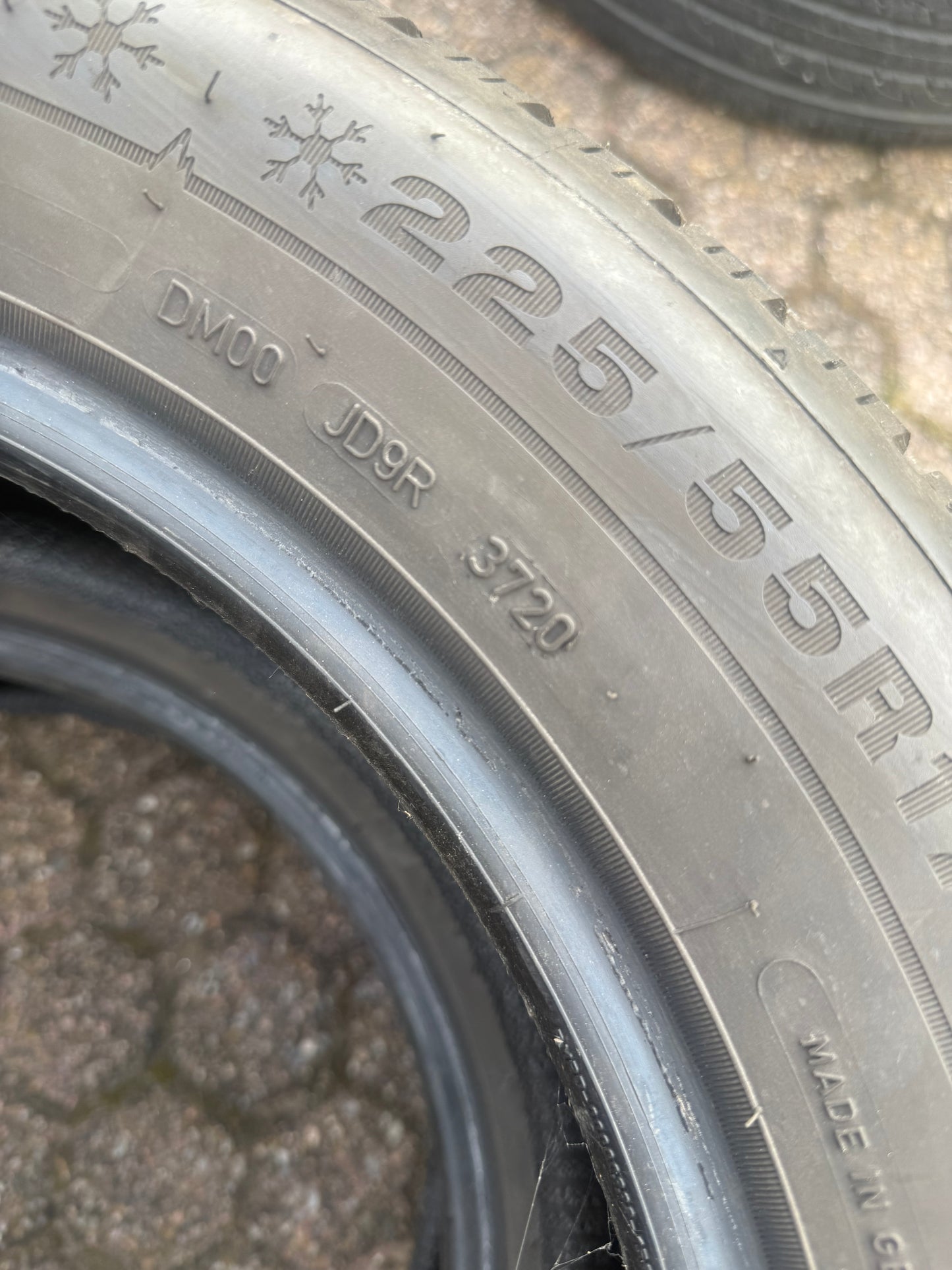 225/55/17 - Invernali - Dunlop - DOT 2020 - Usato