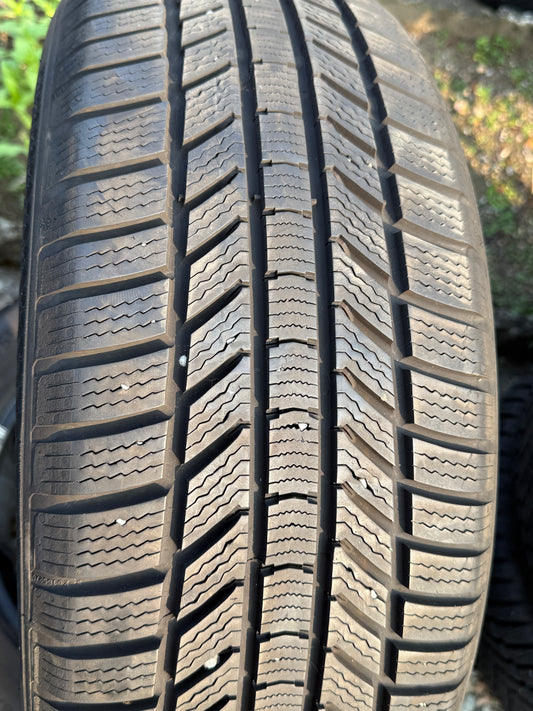 225/55/18 - Invernali - Continental - DOT 2021 - Usato