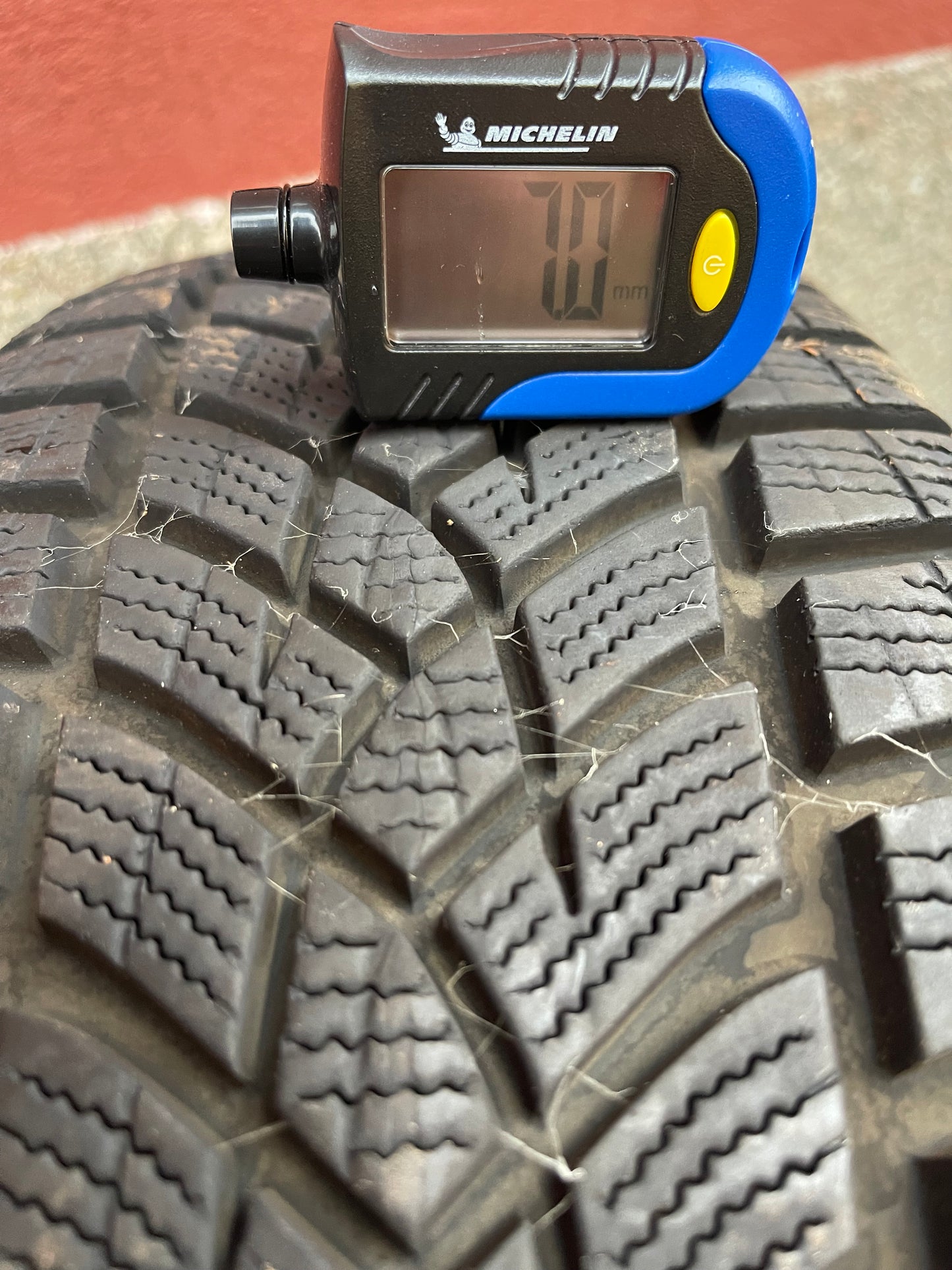 195/60/18 invernali Goodyear - Gomme Usate