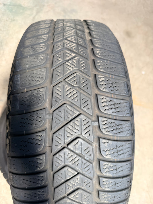 225/40/19 - invernali - Pirelli - DOT 2022 - Usato