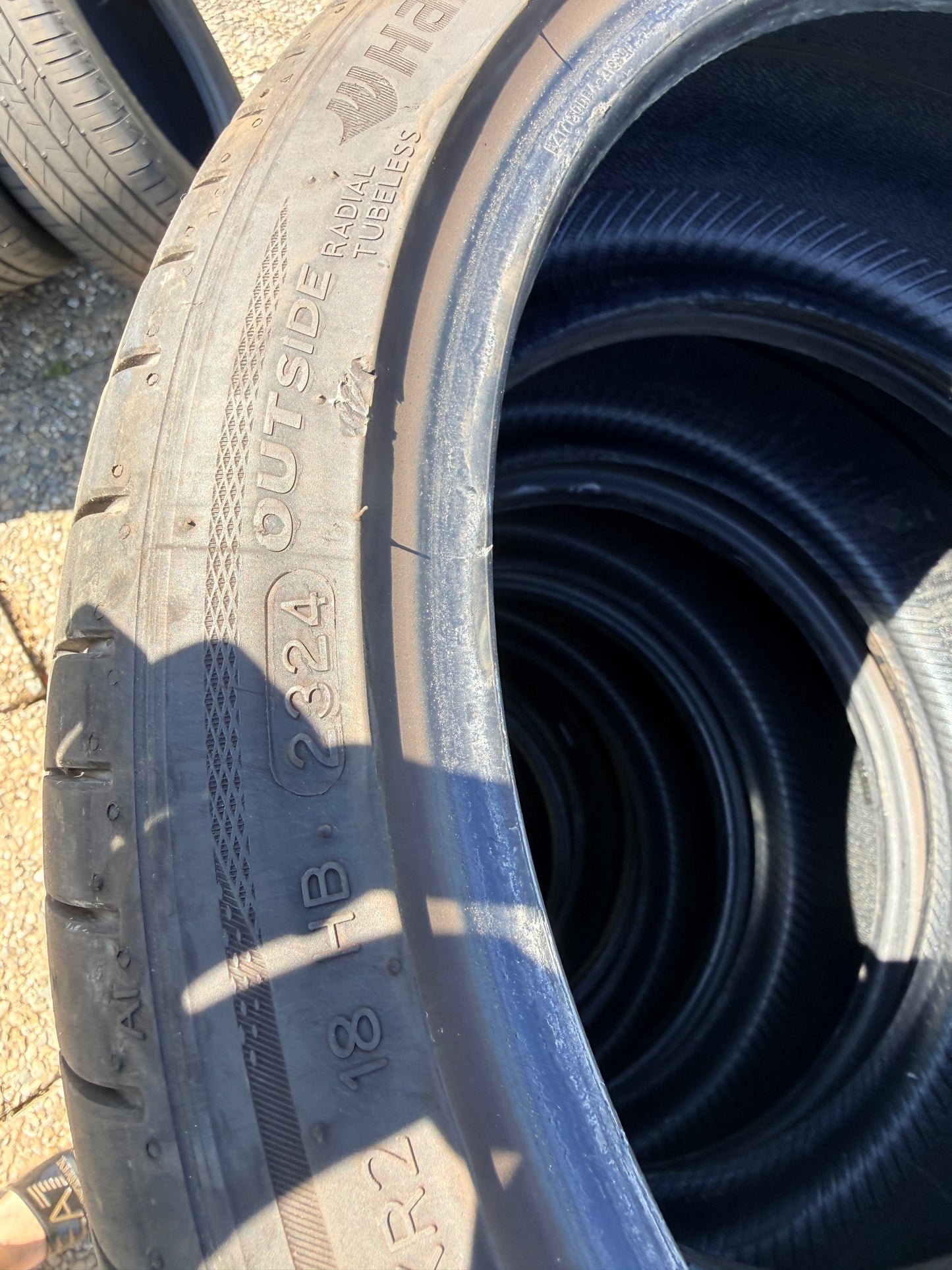 205/40/17 - estive - Hankook - DOT 2024 - Usato