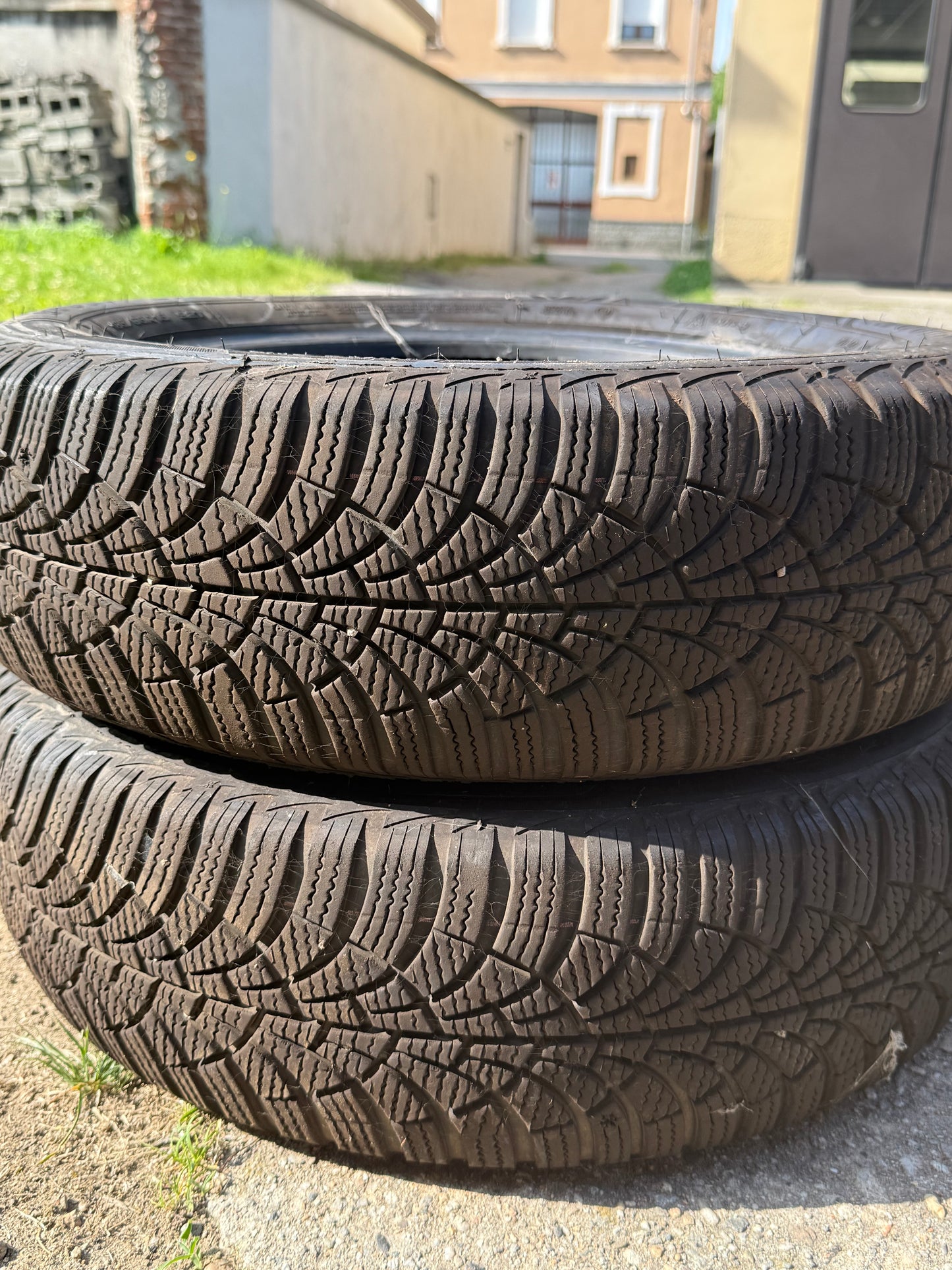 185/65/15 - Invernali - Goodyear - DOT 2022 - Usato