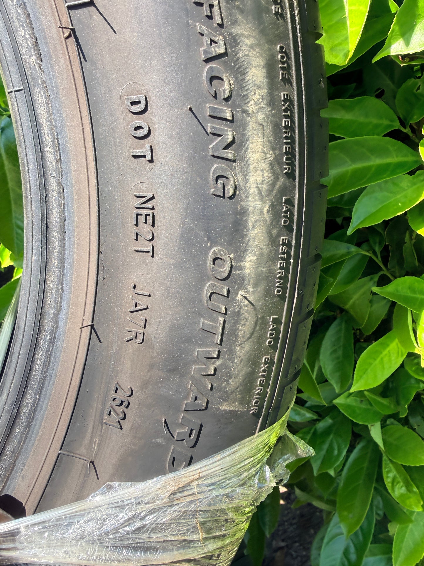 255/55/18 - Estive - Goodyear - DOT 2021 - Usato