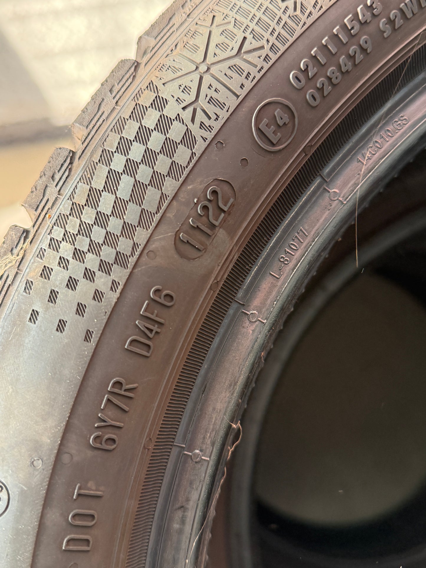 225/45/17 - Invernali - Continental - DOT 2022 - Usato