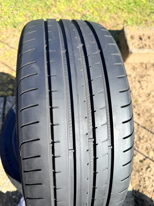 215/45/17 - Estive - Goodyear - DOT 2017 - Usato