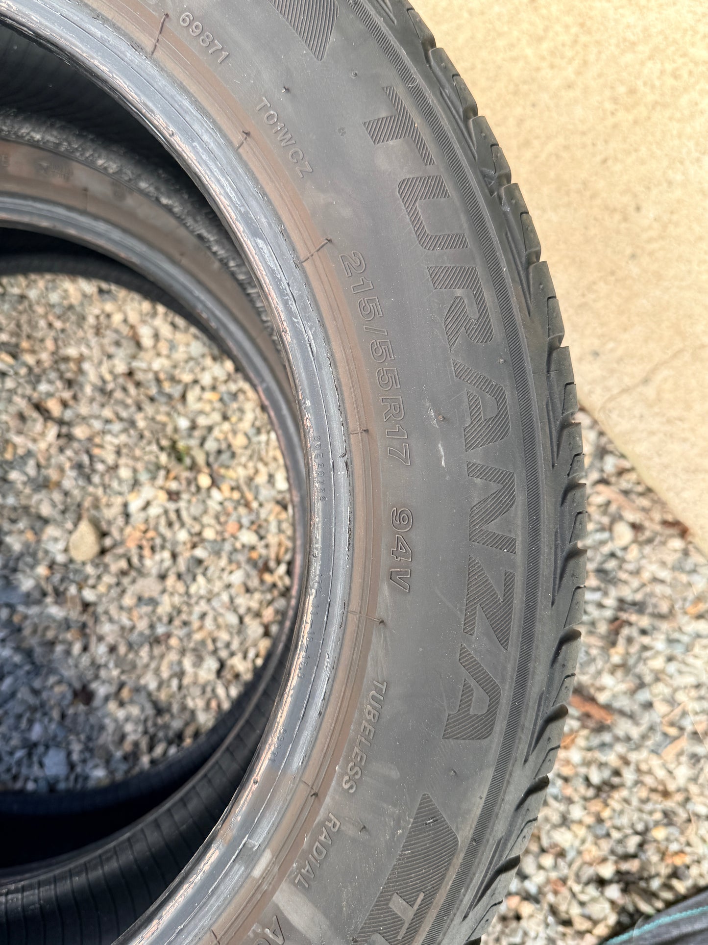 215/55/17 - Estive - Bridgestone - DOT 2018 - Usato