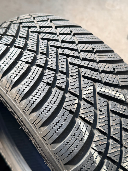 225/55/17 - Invernali - Hankook - DOT 2024|2020 - Usato