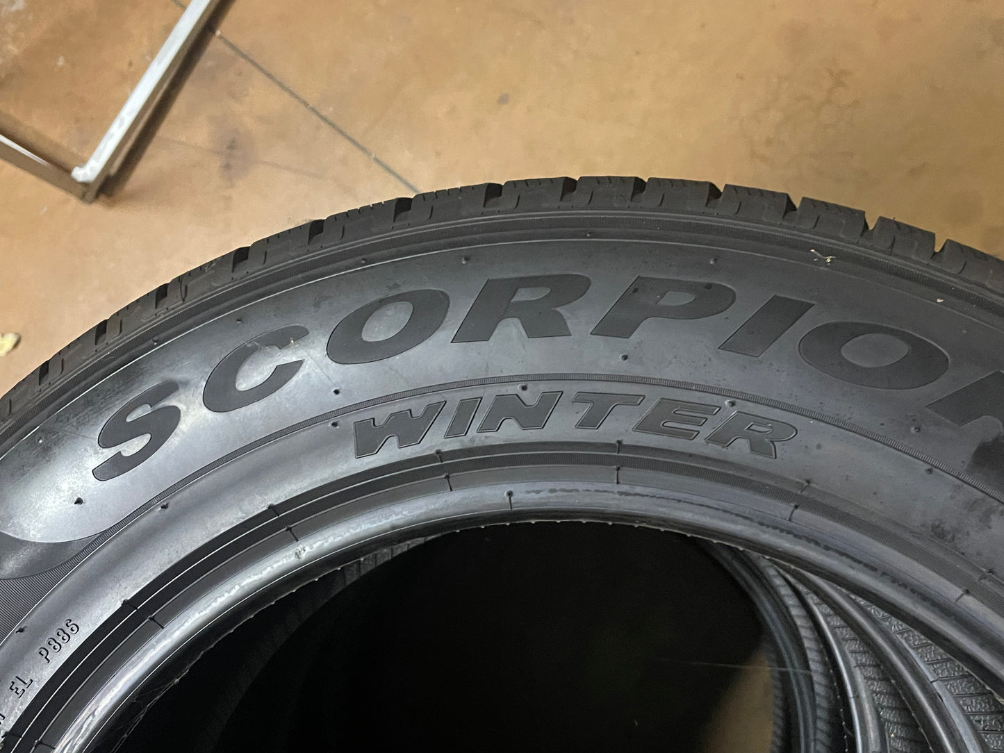 235/65/19 - Invernali - Pirelli - DOT 2022 - Nuovo
