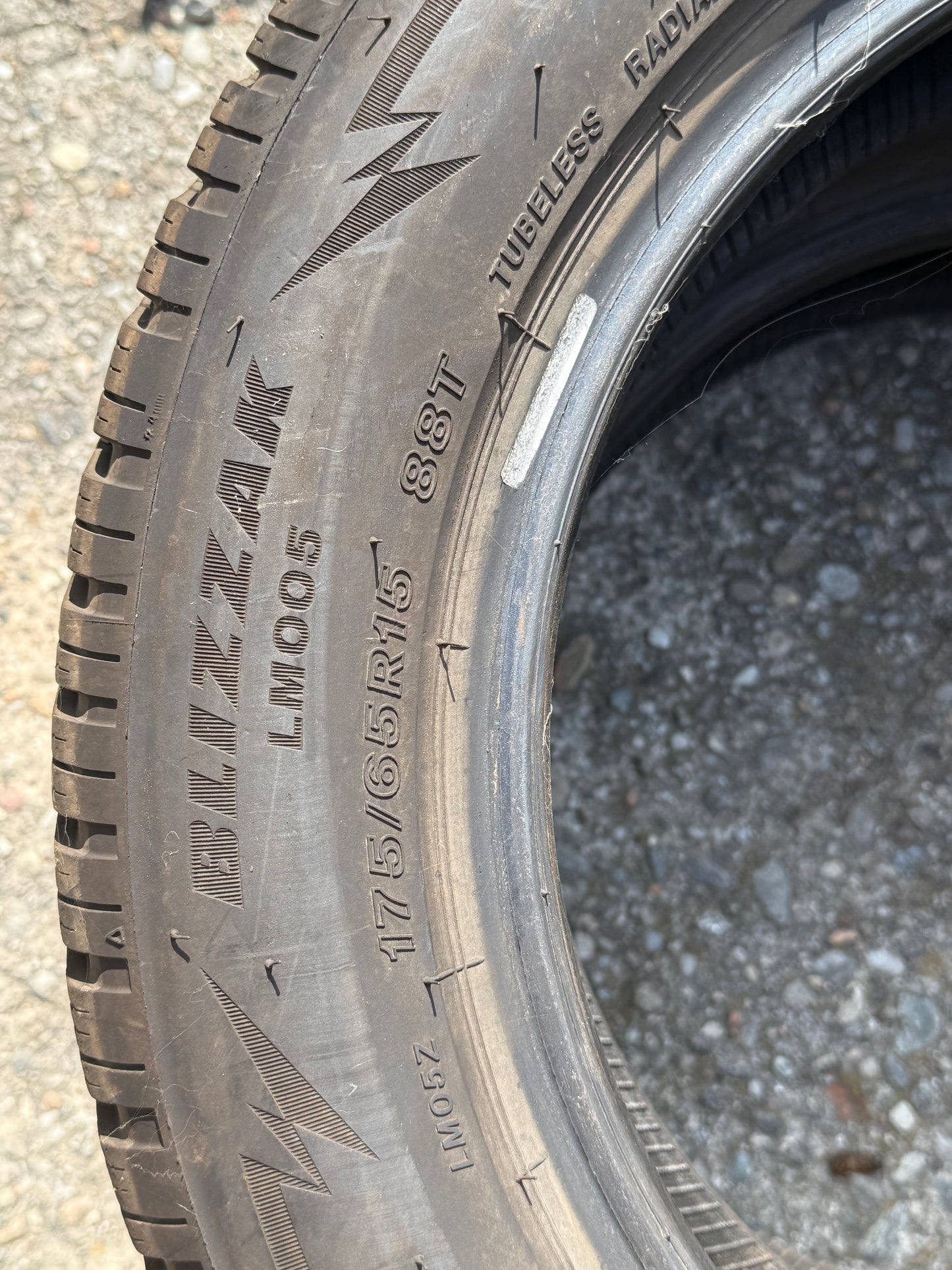 175/65/15 - Invernali - Bridgestone - DOT 2021 - Usato