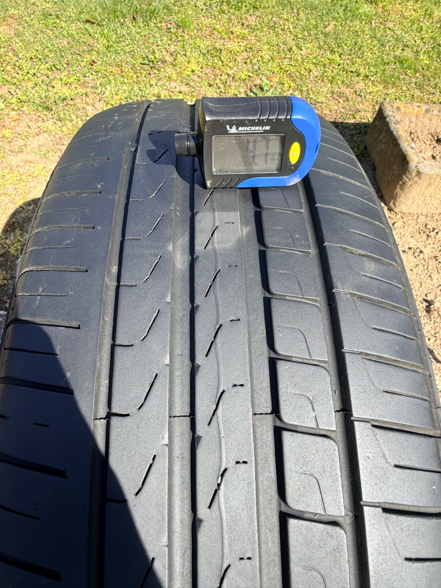 225/50/18 - Estive - Pirelli (anti-foratura) - DOT 2021 - Usato