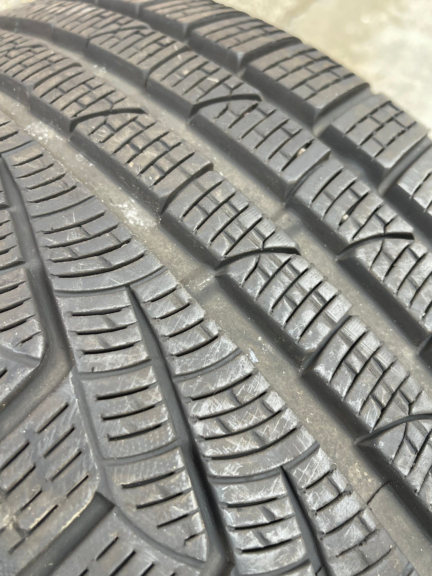 245/35/19 - Invernali - Pirelli - DOT 2022 - Usato