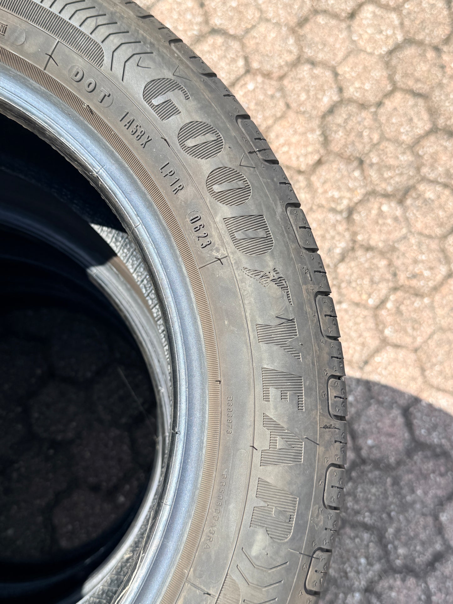 185/55/15 - Estive - Goodyear - DOT 2023 - Usato