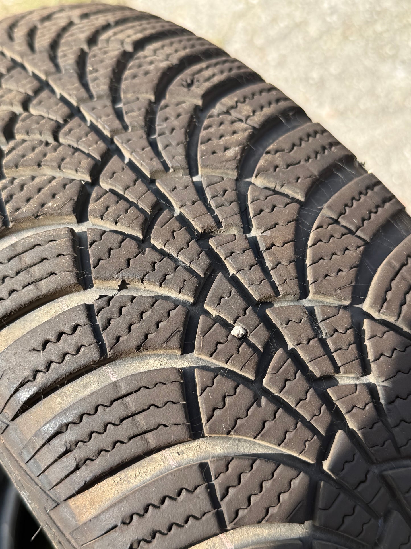 185/65/15 - Invernali - Goodyear - DOT 2022 - Usato