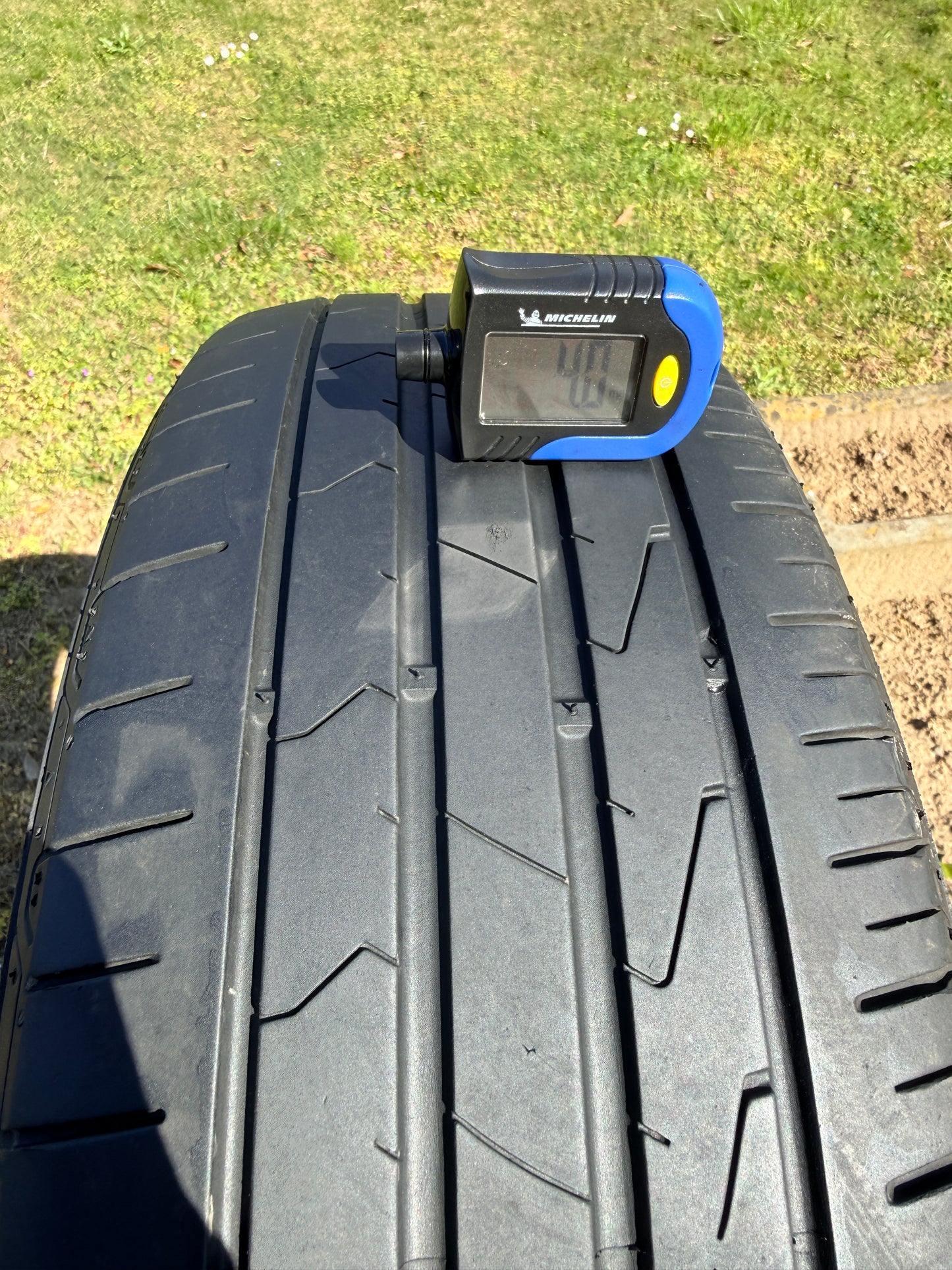 195/65/15-Estive-Hankook-DOT 2022-Usato