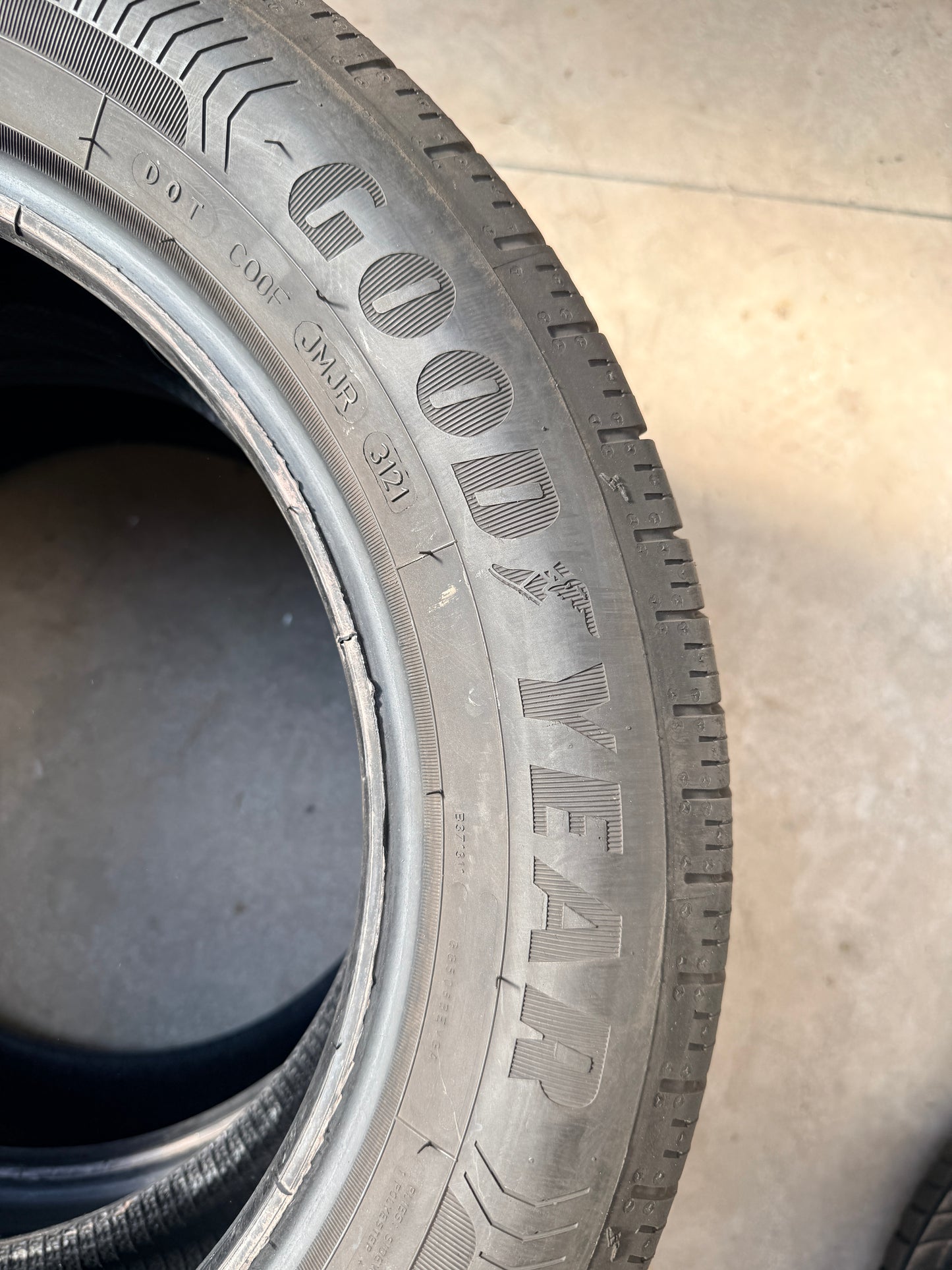 205/55/16 - Estive - Goodyear - DOT 2021 - Usato