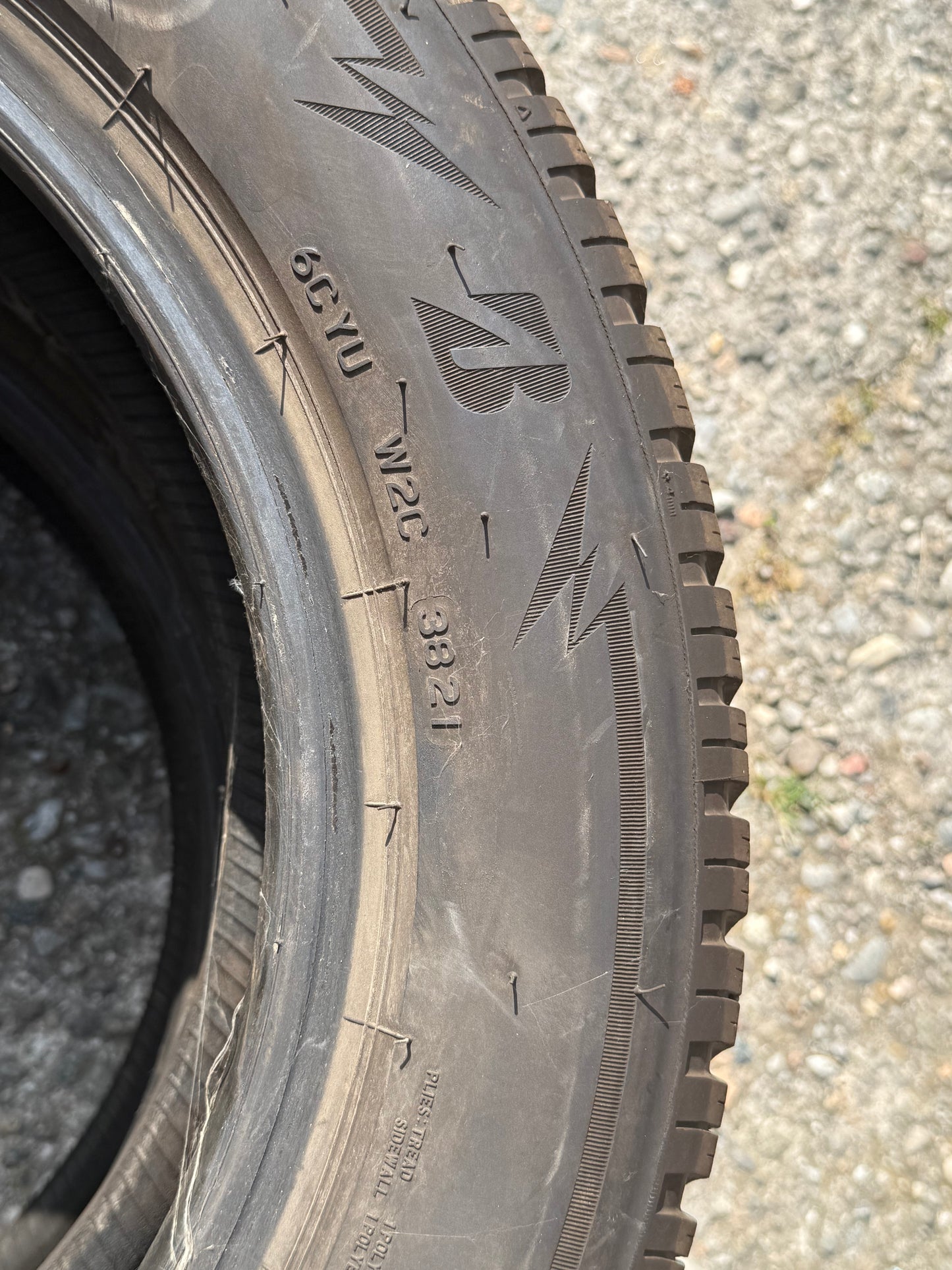 175/65/15 - Invernali - Bridgestone - DOT 2021 - Usato