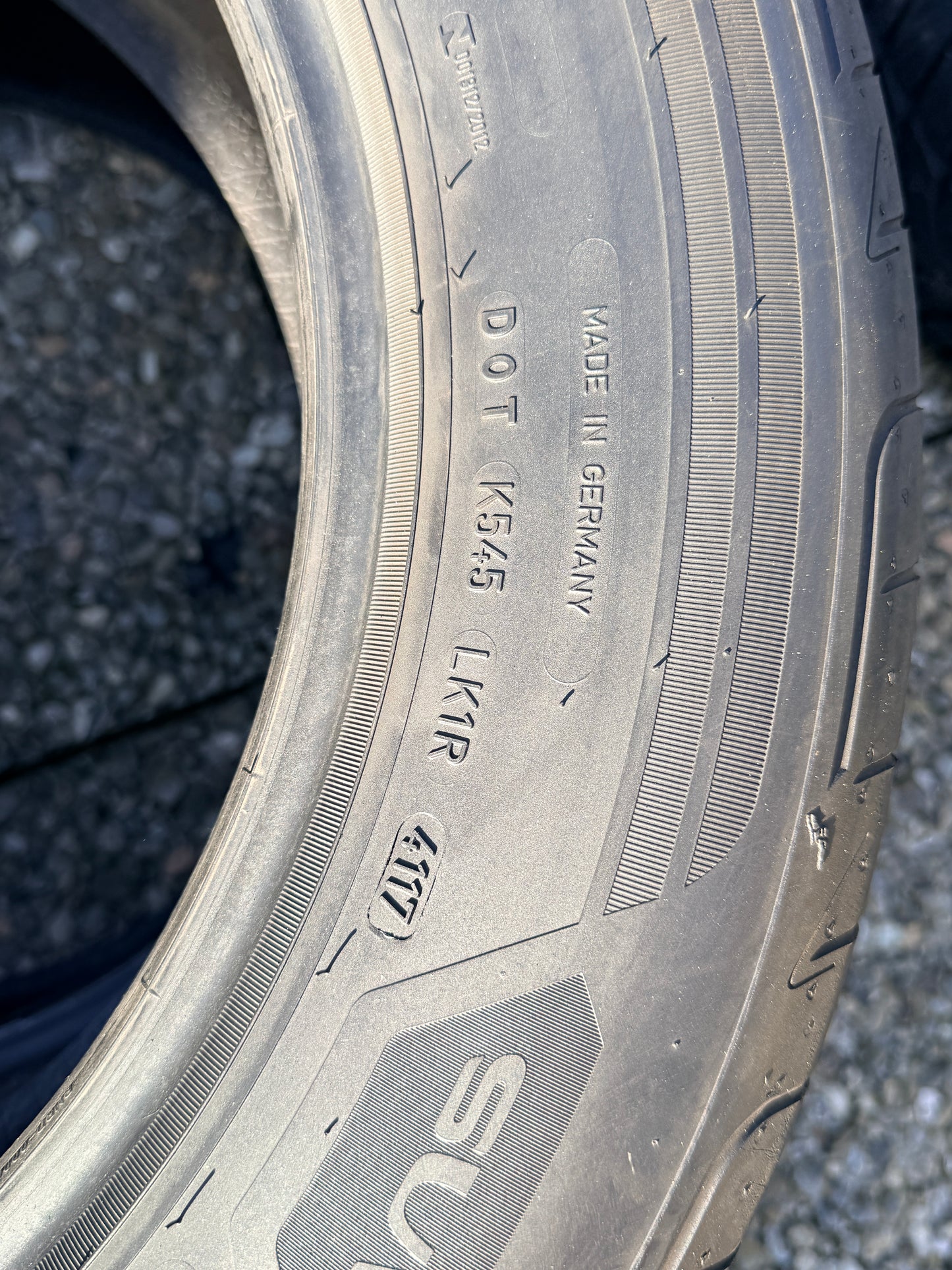 235/60/18 - Estive - Goodyear - DOT 2017 - Usato