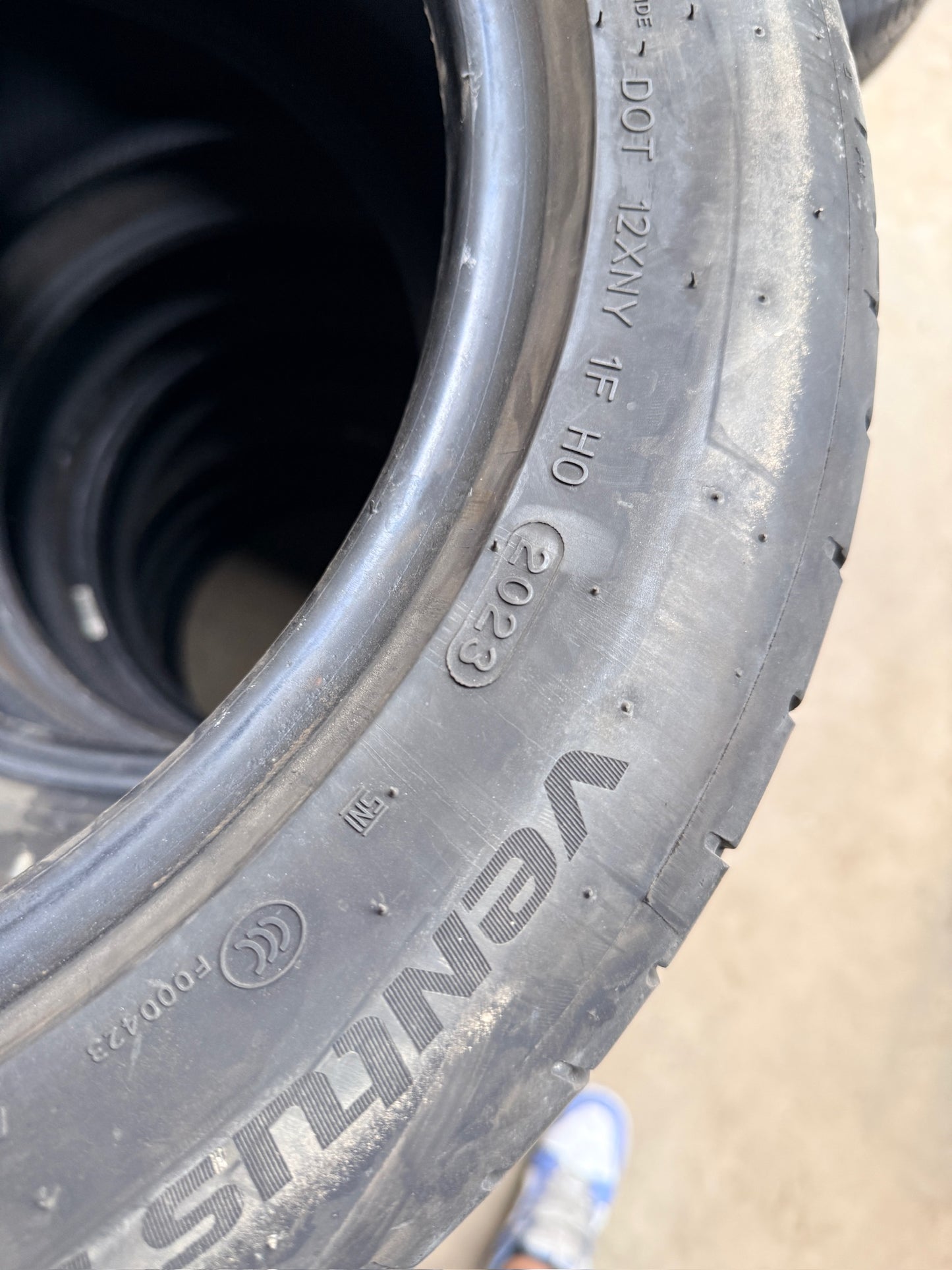 195/55/16 - Estive - Hankook - DOT 2023 - Usato