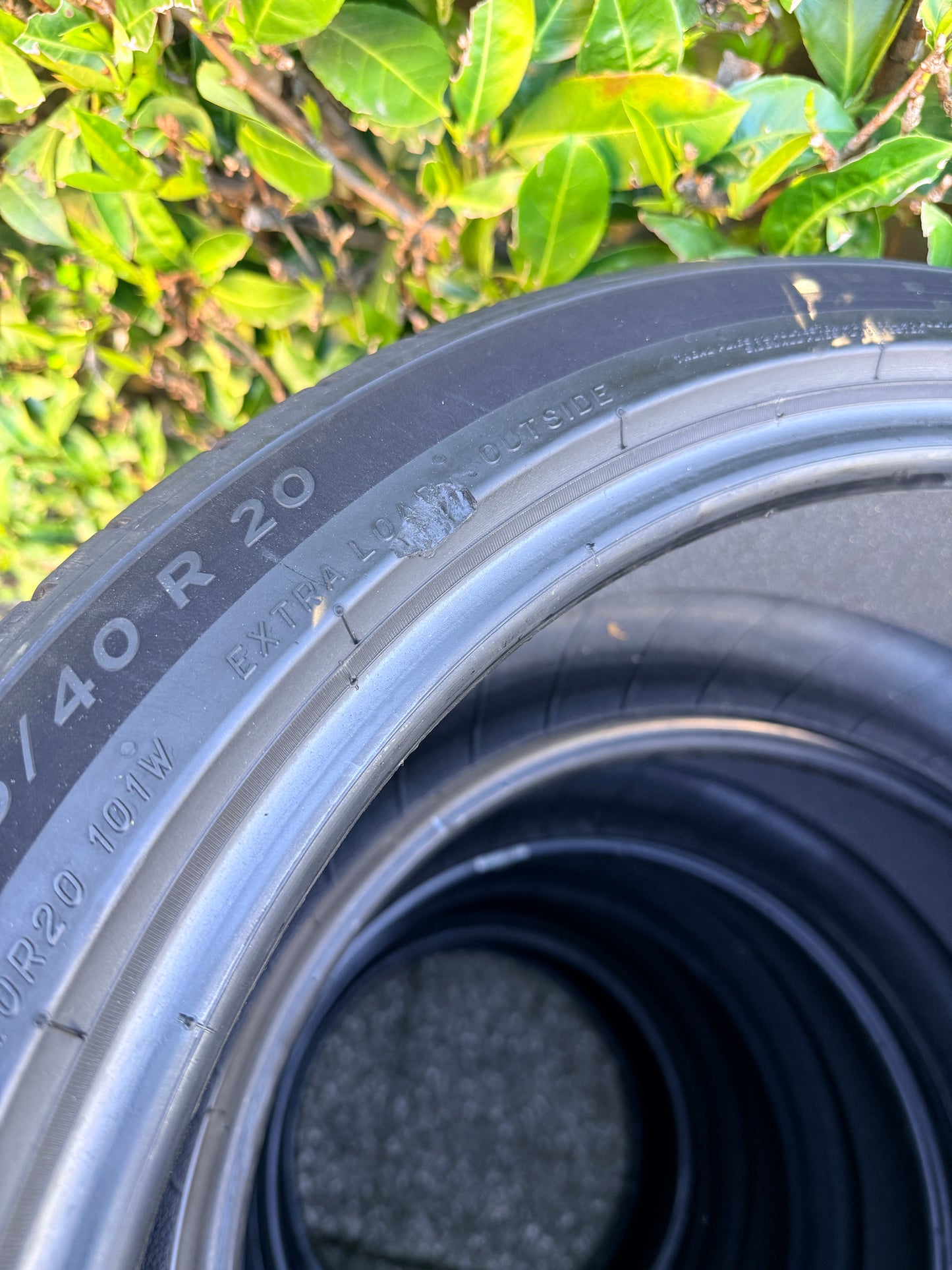 255/40/20- Estive - Michelin EV - DOT 2022 - Usato