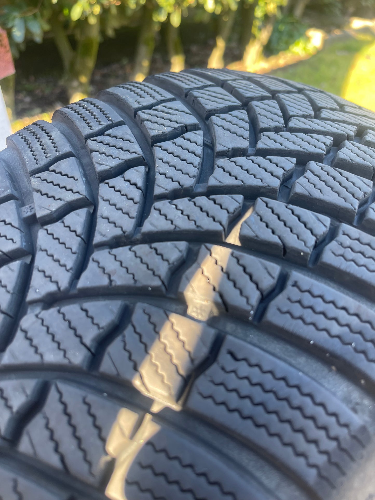 225/50/17 - Invernali - Bridgestone - DOT 2018 - Usato