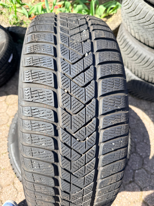 225/55/18 - Invernali - Pirelli - DOT 2020 - Usato