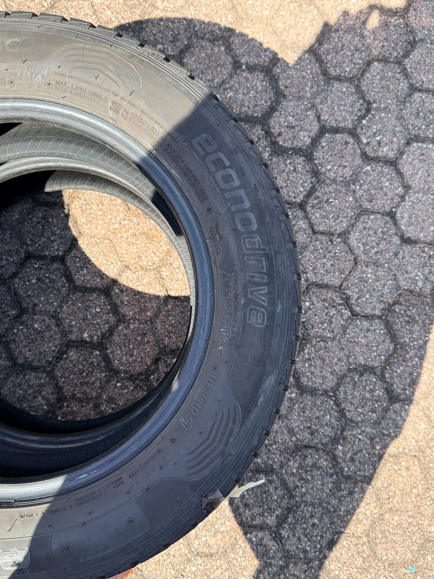 205/65/16C-Estive-Infinity- DOT 2024- Usato