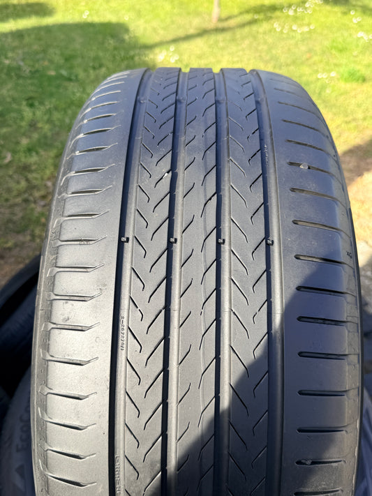 255/50/19 - Estive - Continental - DOT 2025 - Usato