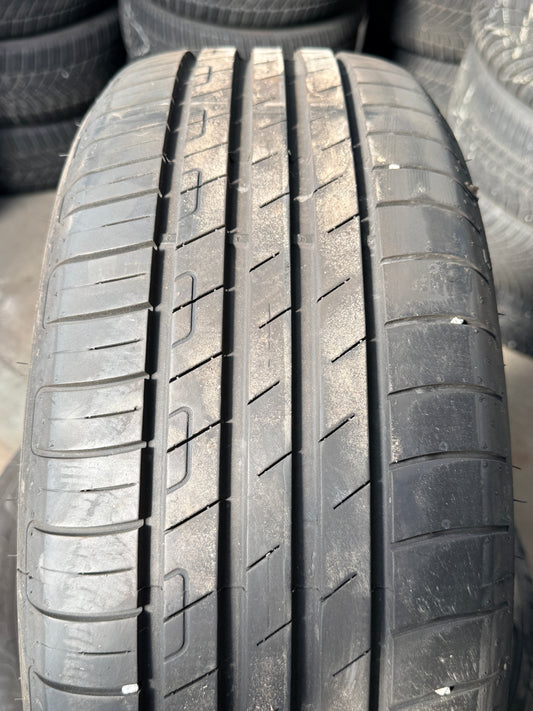 225/55/17 - estive - Goodyear - DOT 2023 - Usato