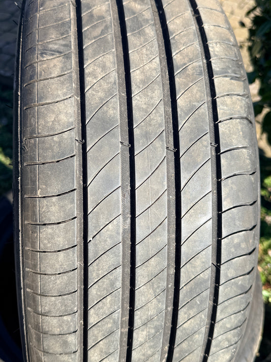 225/45/17 - Estive - Michelin - DOT 2022 - Usato