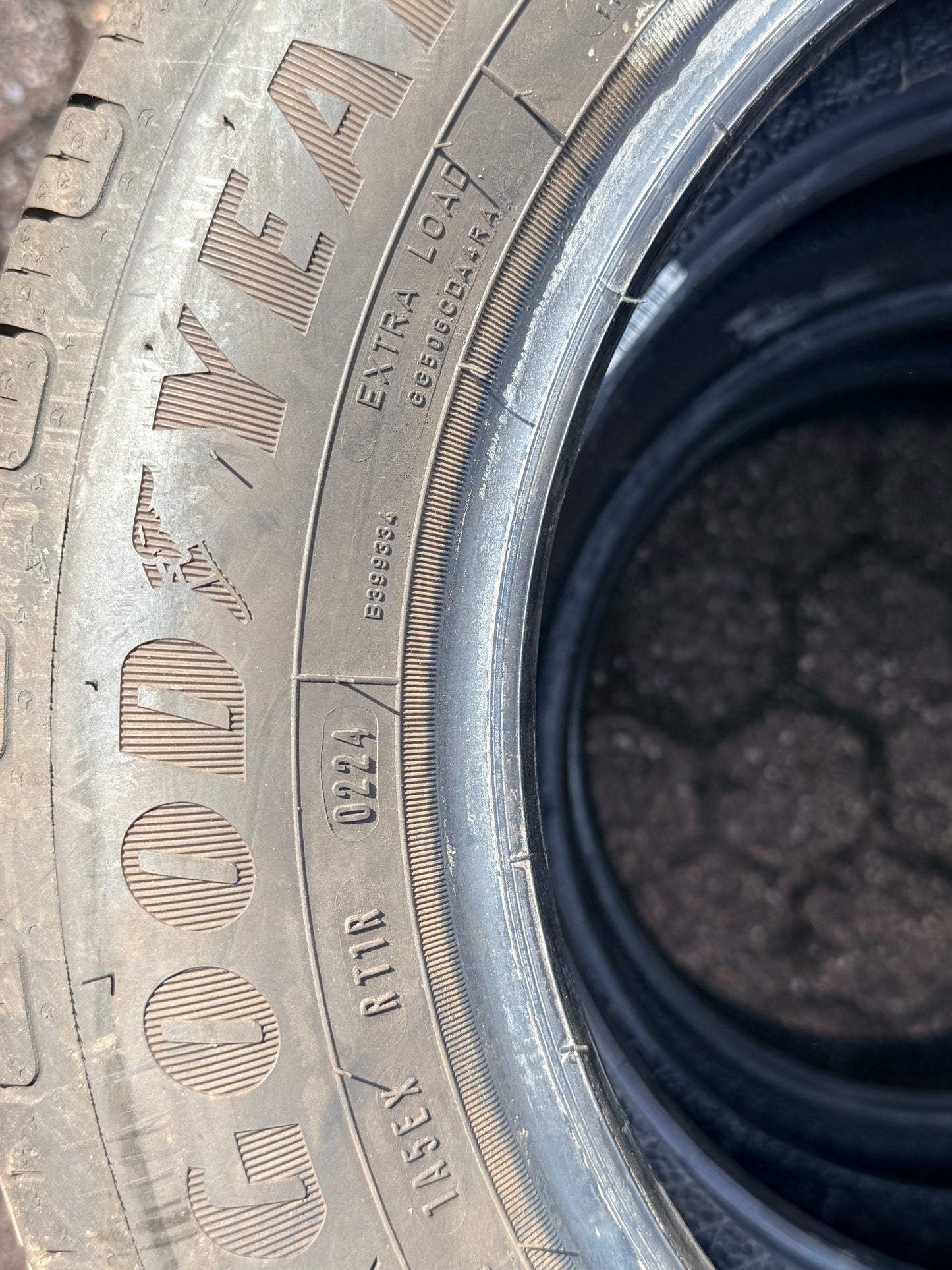 175/65/14 - Estive - Goodyear - DOT 2024 - Usato