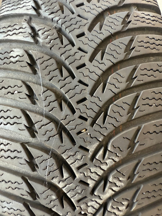 205/60/16 - Invernali - Kumho - DOT 2020 - Usato