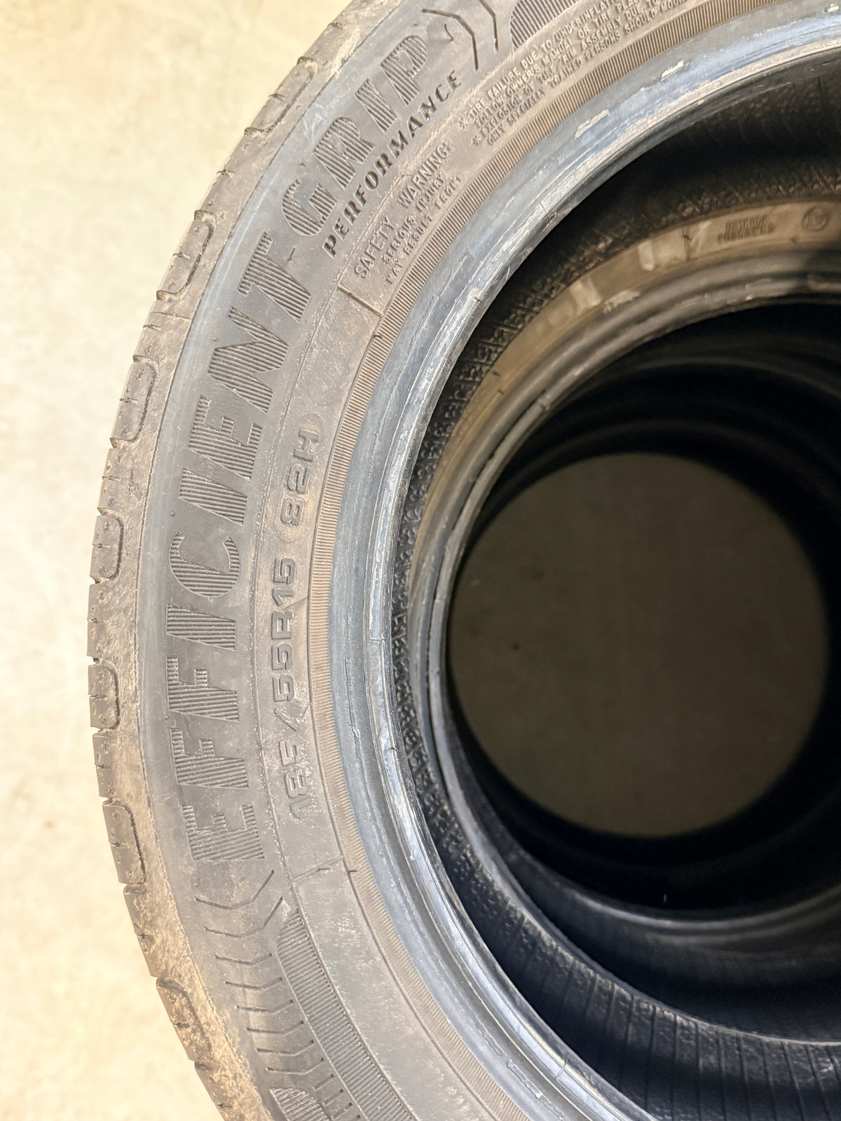 185/55/15 - Estive - Goodyear - DOT 2022 - Usato